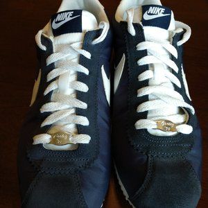 24 HOUR SALE!!!  Rare Nike Cortez Nylon
